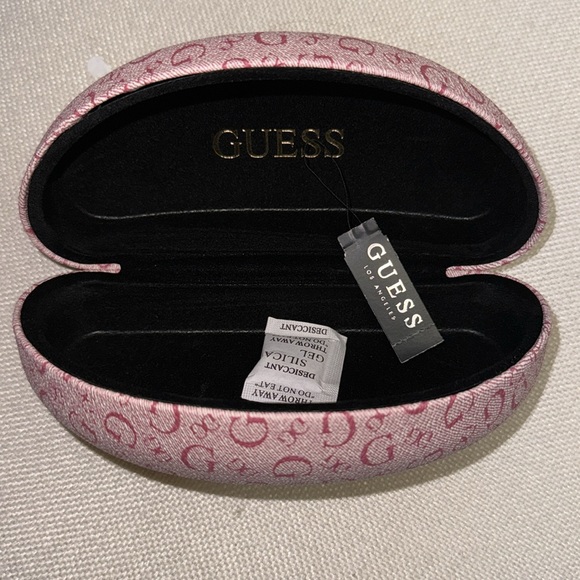 NWT, Guess pink signature hard case sunglasses case. - Picture 4 of 4